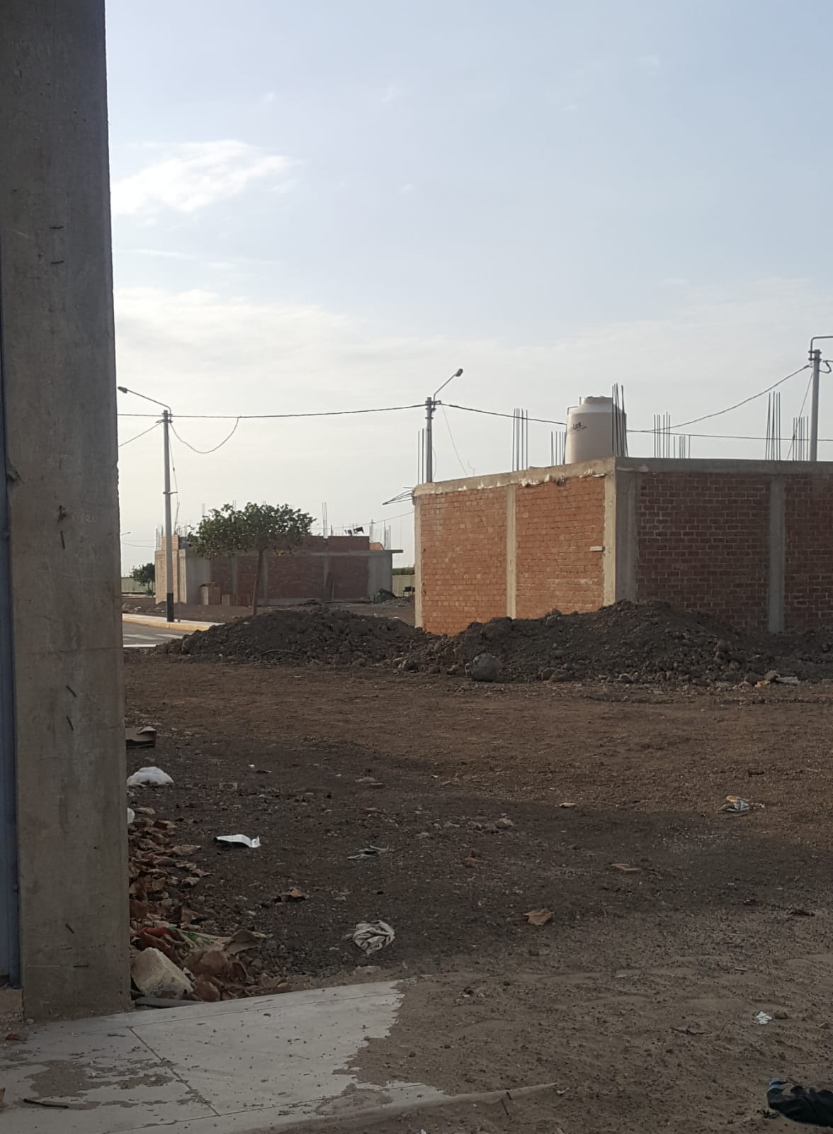 VENTA: LOTE 100.80 M2 URB CASA BLANCA