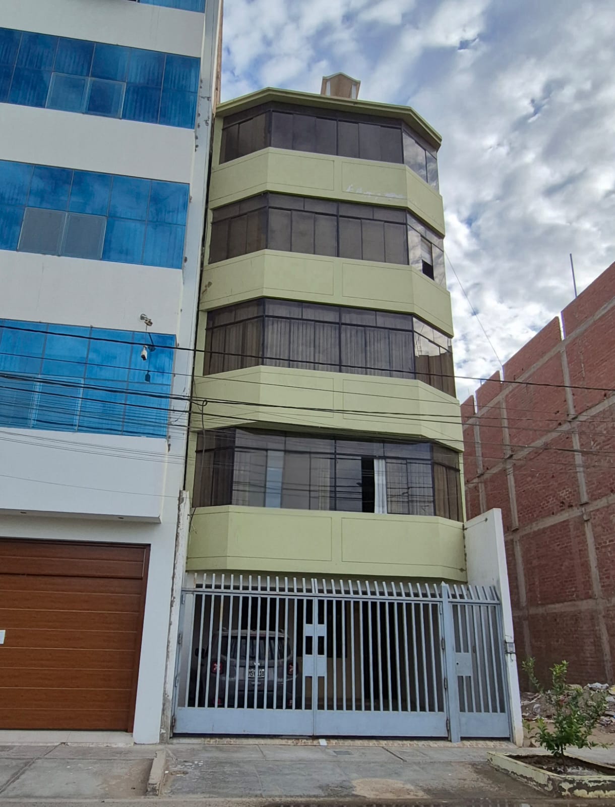 DPTO FRENTE A PARQUE URB LOS SAUCES I - CHICLAYO
