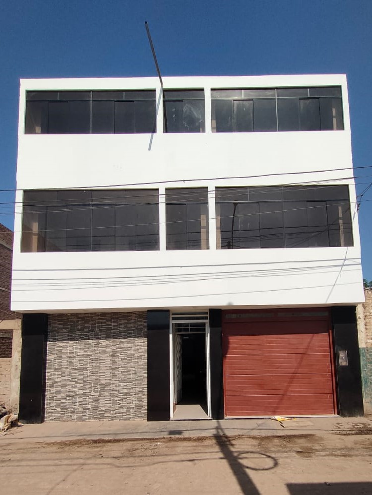 Vendo Casa de Estreno de 3 Pisos en La Unión – Pomalca