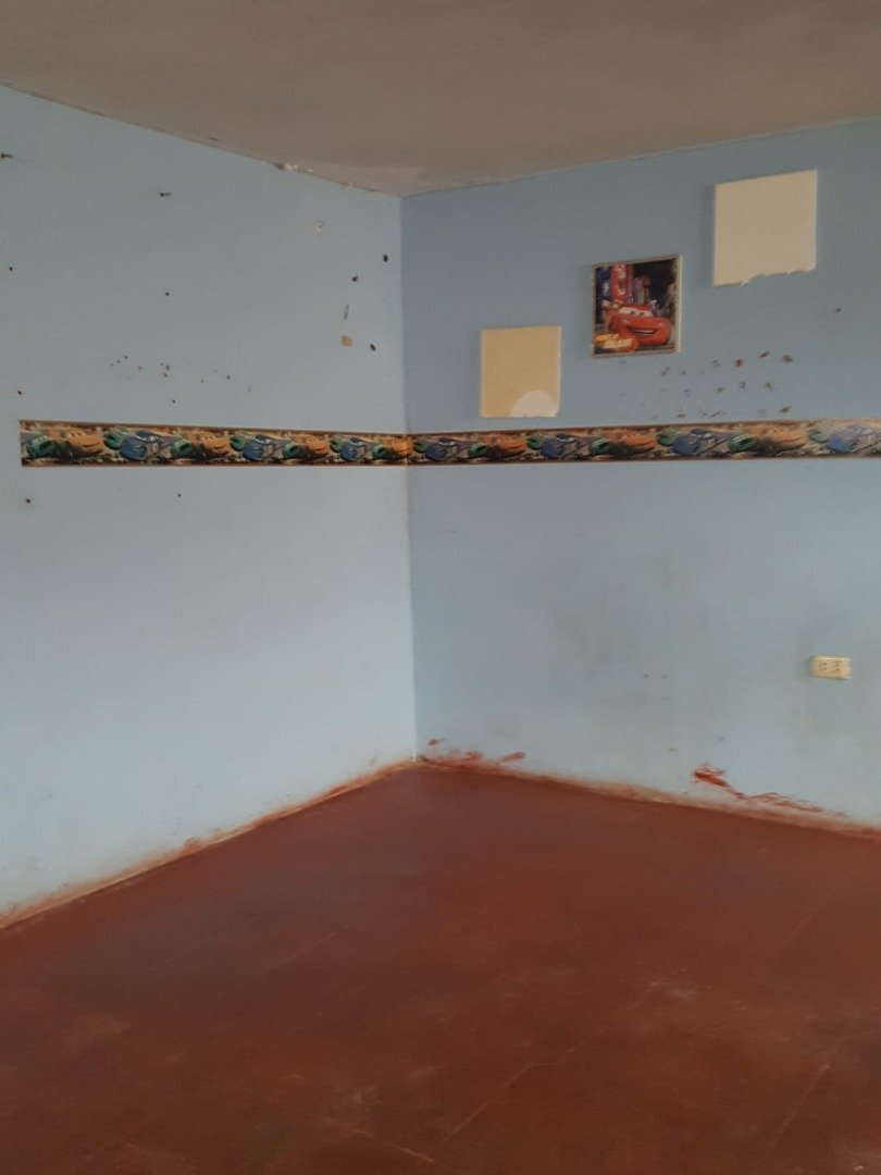CASA DE 3 PISOS EN JLO - CERCA A MOSHOQUEQUE