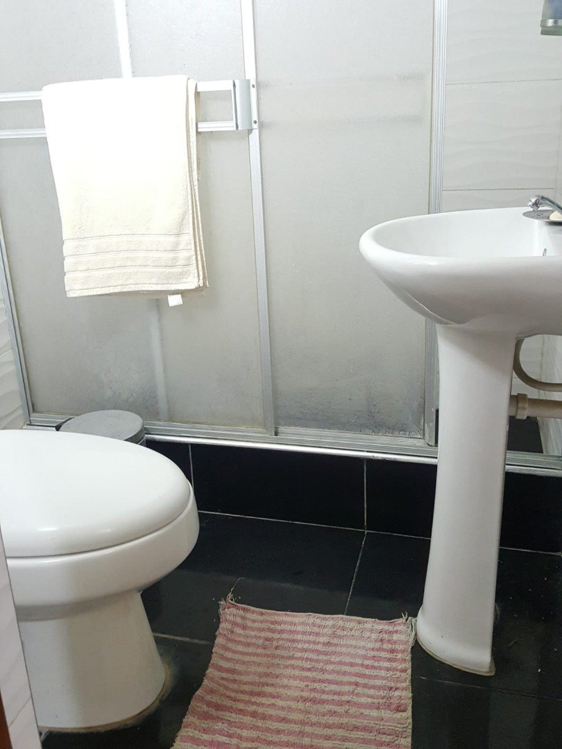 CASA DE 3 PISOS EN JLO - CERCA A MOSHOQUEQUE