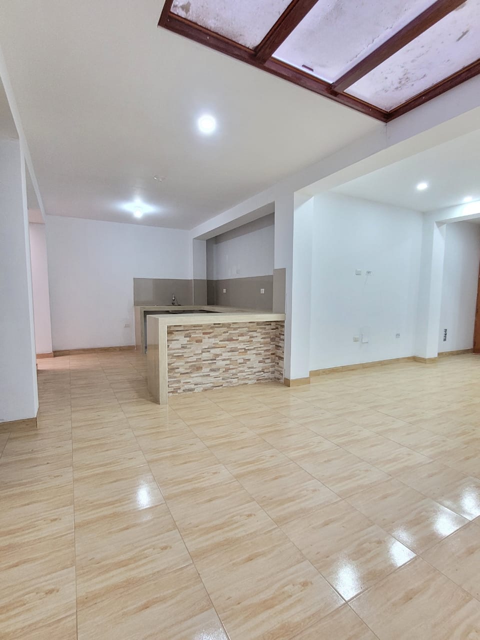 VENTA: DPTO PRIMER PISO - LOS SAUCES II