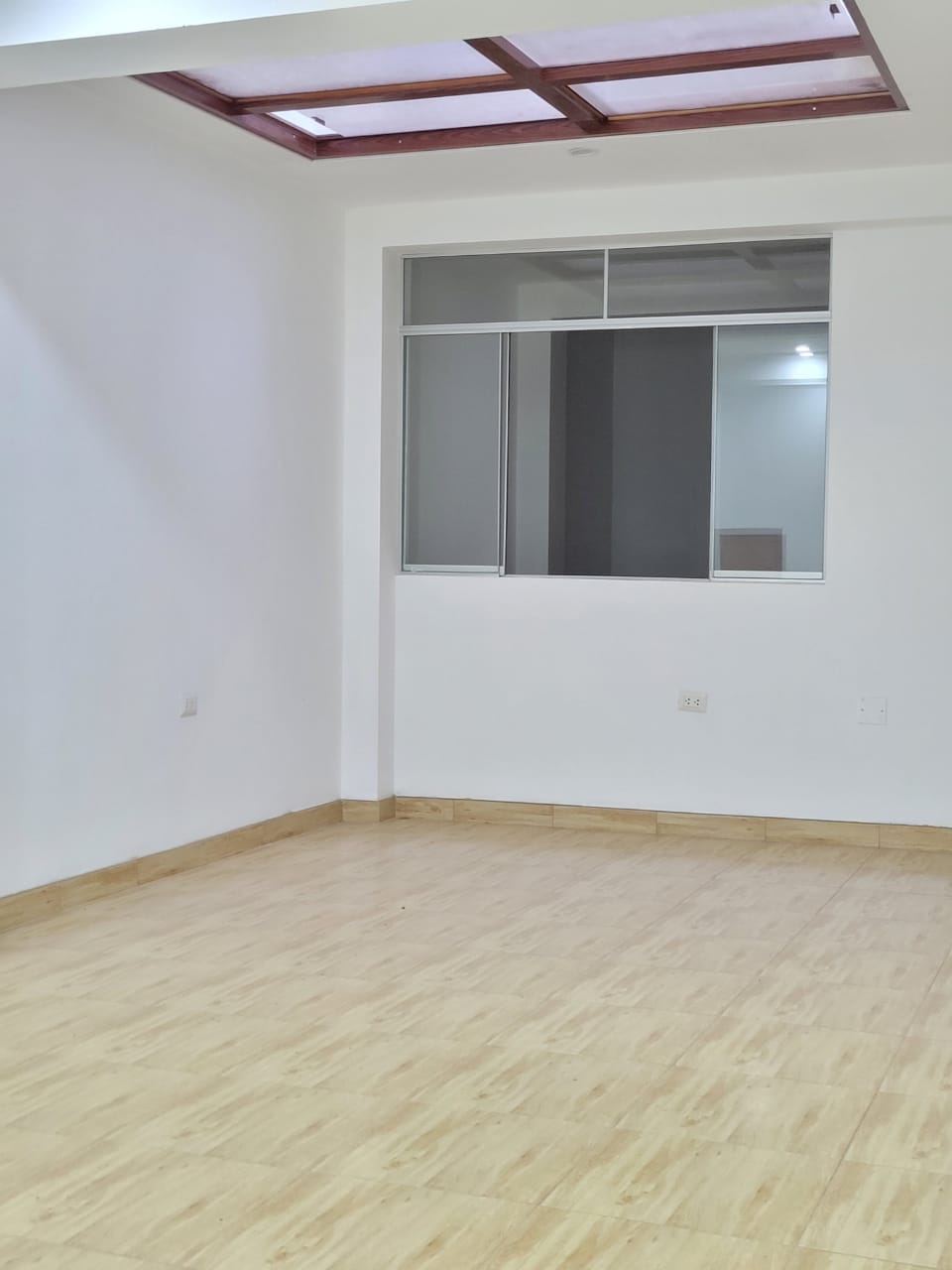 VENTA: DPTO PRIMER PISO - LOS SAUCES II