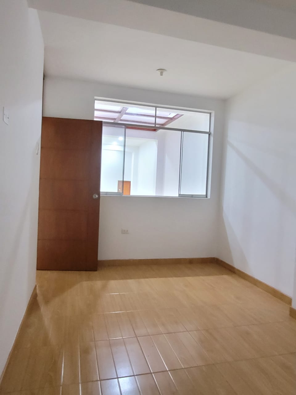 VENTA: DPTO PRIMER PISO - LOS SAUCES II