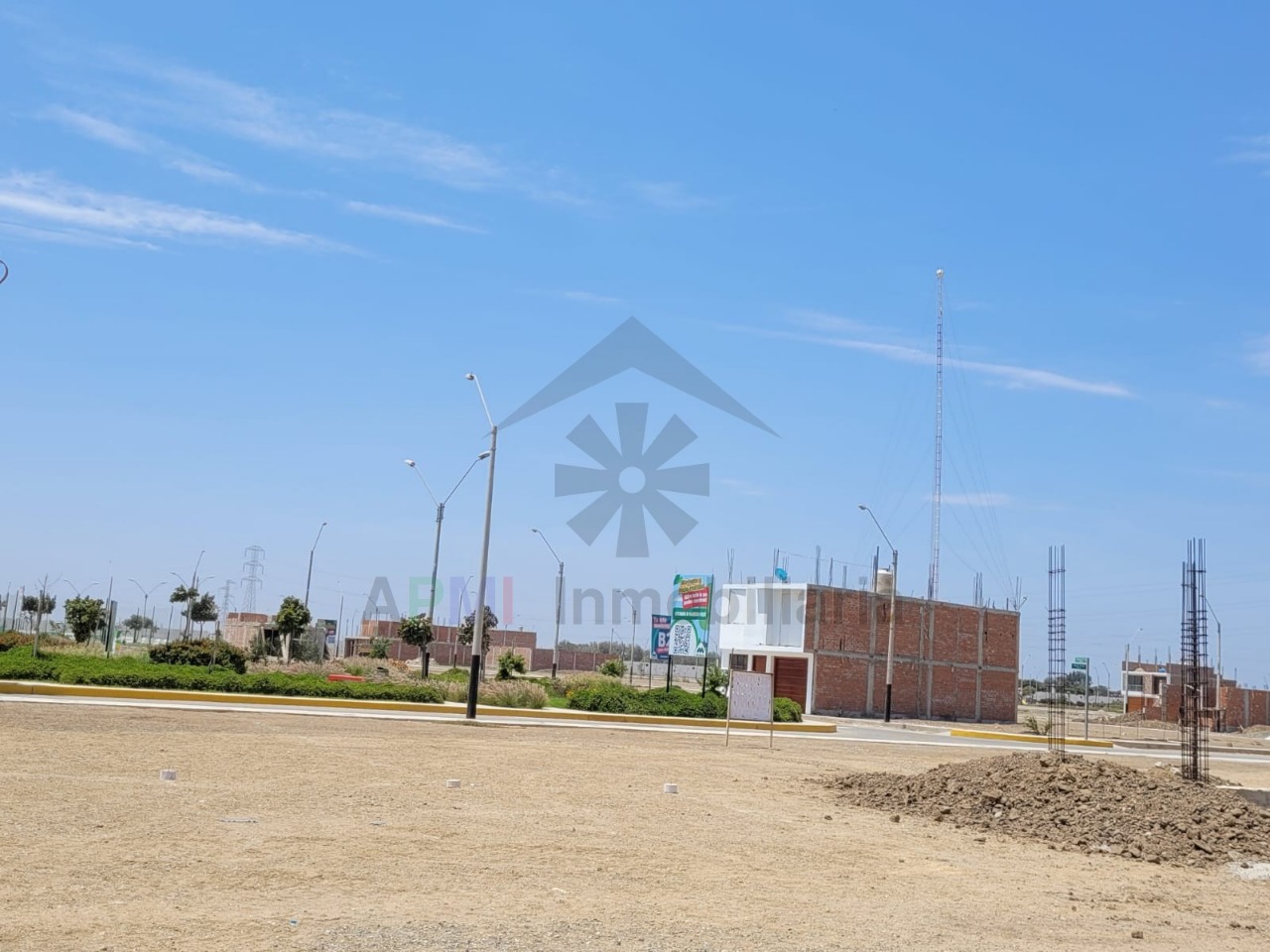 OCASION: LOTE 90 M2 FRENTE A PARQUE EN URB SAN ANTONIO DE MENORCA - CHICLAYO